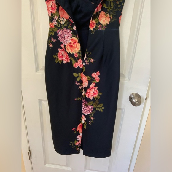 Eliza J
Floral Print Scuba Sheath Dress - Picture 7 of 16